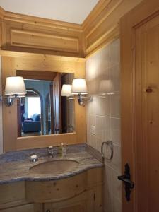 ห้องน้ำของ CHALET du GOLF CRANS MONTANA