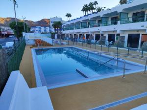 Bazén v ubytovaní Apartamentos Florida Gran Canaria Adults Only alebo v jeho blízkosti
