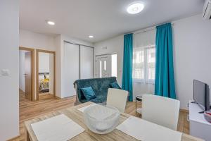 אזור ישיבה ב-Apartment Porec-Jug