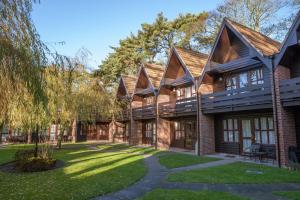 una vista exterior de una casa en Cromer Country Club, en Cromer