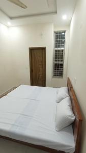 Gallery image of Continental Boys Hostel R-2 Johar Town in Lahore