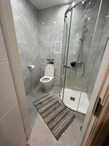 Vannituba majutusasutuses En-suite Double Room - Private Entrance & Free Parking