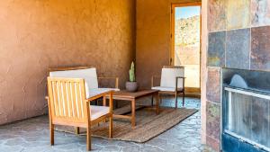 Galería fotográfica de Desert villa with great views, hot tub and mini-golf en Yucca Valley