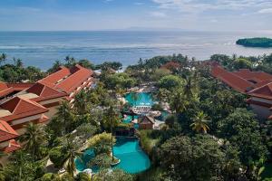 een luchtfoto van het resort en de oceaan bij The Westin Resort Nusa Dua, Bali in Nusa Dua