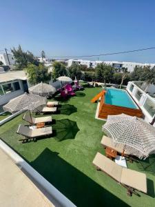 Bazén v ubytovaní Mykonos Secret Spot alebo v jeho blízkosti