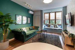 Downtown Retreat: Spacious 2-BR by Unirii Square