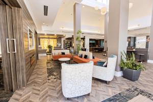 Posezení v ubytování Hilton Garden Inn Temple Medical Center