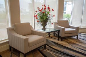 Posezení v ubytování Hilton Garden Inn Temple Medical Center