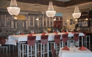 Restorāns vai citas vietas, kur ieturēt maltīti, naktsmītnē Doubletree By Hilton Helena Downtown