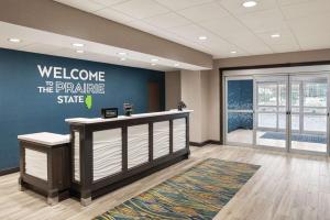 Hampton Inn Champaign Southwest大厅或接待区