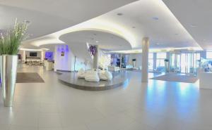 Vstupní hala nebo recepce v ubytování Yes Hotel Touring & SPA