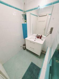 Phòng tắm tại Appart 70m² plein sud
