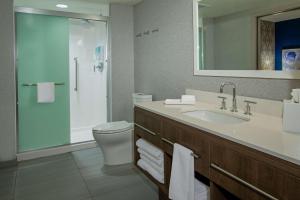 Koupelna v ubytování Home2 Suites By Hilton Grove City Columbus