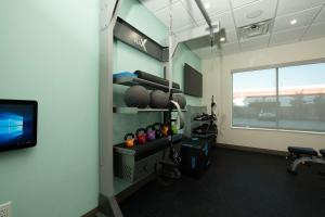 Fitness centrum a/nebo fitness zařízení v ubytování Tru By Hilton The Colony