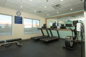 Fitness centrum a/nebo fitness zařízení v ubytování Tru By Hilton The Colony