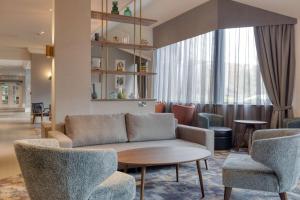 DoubleTree by Hilton London Elstree的休息区