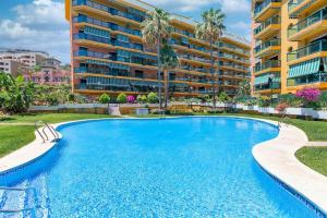 Bazén v ubytovaní Primera línea de playa Torremolinos alebo v jeho blízkosti