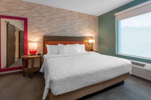 Home2 Suites By Hilton Pocatello, Id客房内的一张或多张床位