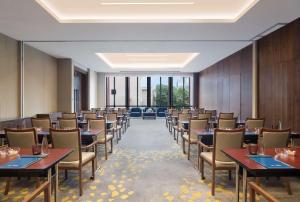 Гостиная зона в Hilton Garden Inn Bengaluru Embassy Manyata Business Park