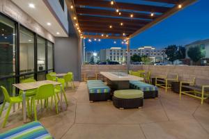 Restaurace v ubytování Home2 Suites By Hilton Burleson