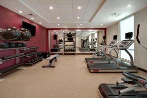 Fitness centrum a/nebo fitness zařízení v ubytování Home2 Suites By Hilton Burleson