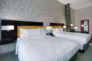 Postel nebo postele na pokoji v ubytování Home2 Suites By Hilton Burleson