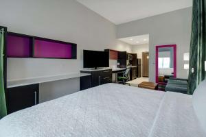 Postel nebo postele na pokoji v ubytování Home2 Suites By Hilton Burleson