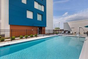 Bazén v ubytování Hampton Inn Albertville, Al nebo v jeho okolí