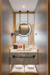 Arts Hotel Porto, Tapestry Collection By Hilton的一间浴室