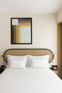 Arts Hotel Porto, Tapestry Collection By Hilton客房内的一张或多张床位