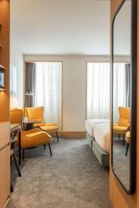 Arts Hotel Porto, Tapestry Collection By Hilton客房内的一张或多张床位