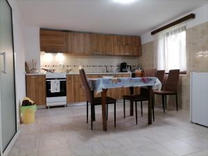Kuchyň nebo kuchyňský kout v ubytování Casa Michel