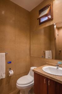 Bilik mandi di Santa Lucia House - Forum