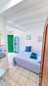 Posteľ alebo postele v izbe v ubytovaní Two-bedroom apartment with two large terraces