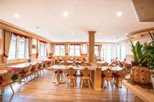 Restaurace v ubytování Landgastohf Thiem + 16 fotografií