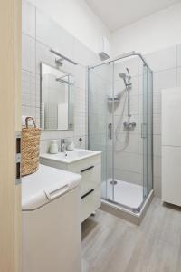 Koupelna v ubytování Stylish Apartment in Karlín by Prague Days