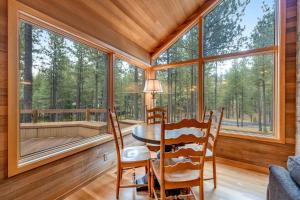 Foto dalla galleria di Tree-lined Paradise a Black Butte Ranch