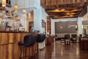 Lounge nebo bar v ubytování Hotel Mitru Sur