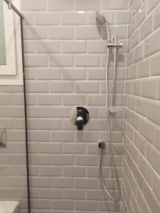 Bilik mandi di Hawana VIP Private Apartment 2