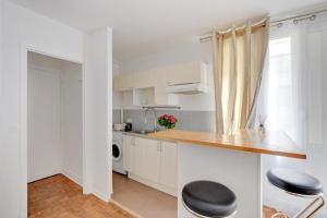 Kuchyň nebo kuchyňský kout v ubytování Maison de la Radio - Tour Effeil + 7 fotografií