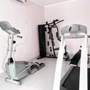 Spordikeskus ja/või sportimisvõimalused majutusasutuses DINASTY STYLE HOTEL SOLO