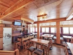 TV a/nebo společenská místnost v ubytování Aparthotel Bernhof