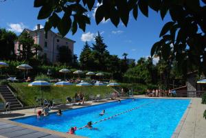 Bazén v ubytování Continental Parkhotel nebo v jeho okolí