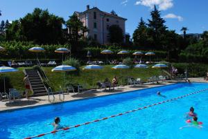Bazén v ubytování Continental Parkhotel nebo v jeho okolí