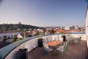 Balkón nebo terasa v ubytování DoubleTree by Hilton Hotel Cluj - City Plaza