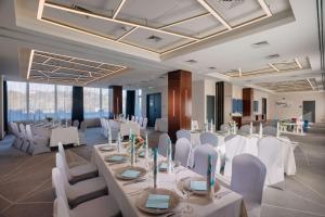 Posezení v ubytování DoubleTree by Hilton Hotel Cluj - City Plaza