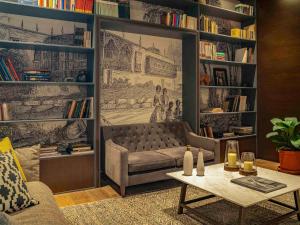 Posezení v ubytování Manto Hotel Lima - MGallery Collection