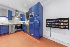 Η κουζίνα ή μικρή κουζίνα στο Quiet 2x bedroom Victorian Terrace flat + Garden