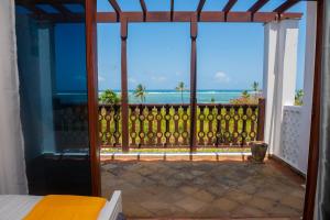 Balkón nebo terasa v ubytování Njakaimba Beachfront Villa.