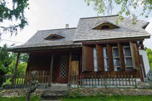 Fotografie z fotogalerie ubytování Pensiunea Marissandra v destinaci Răzoare + 16 fotografií